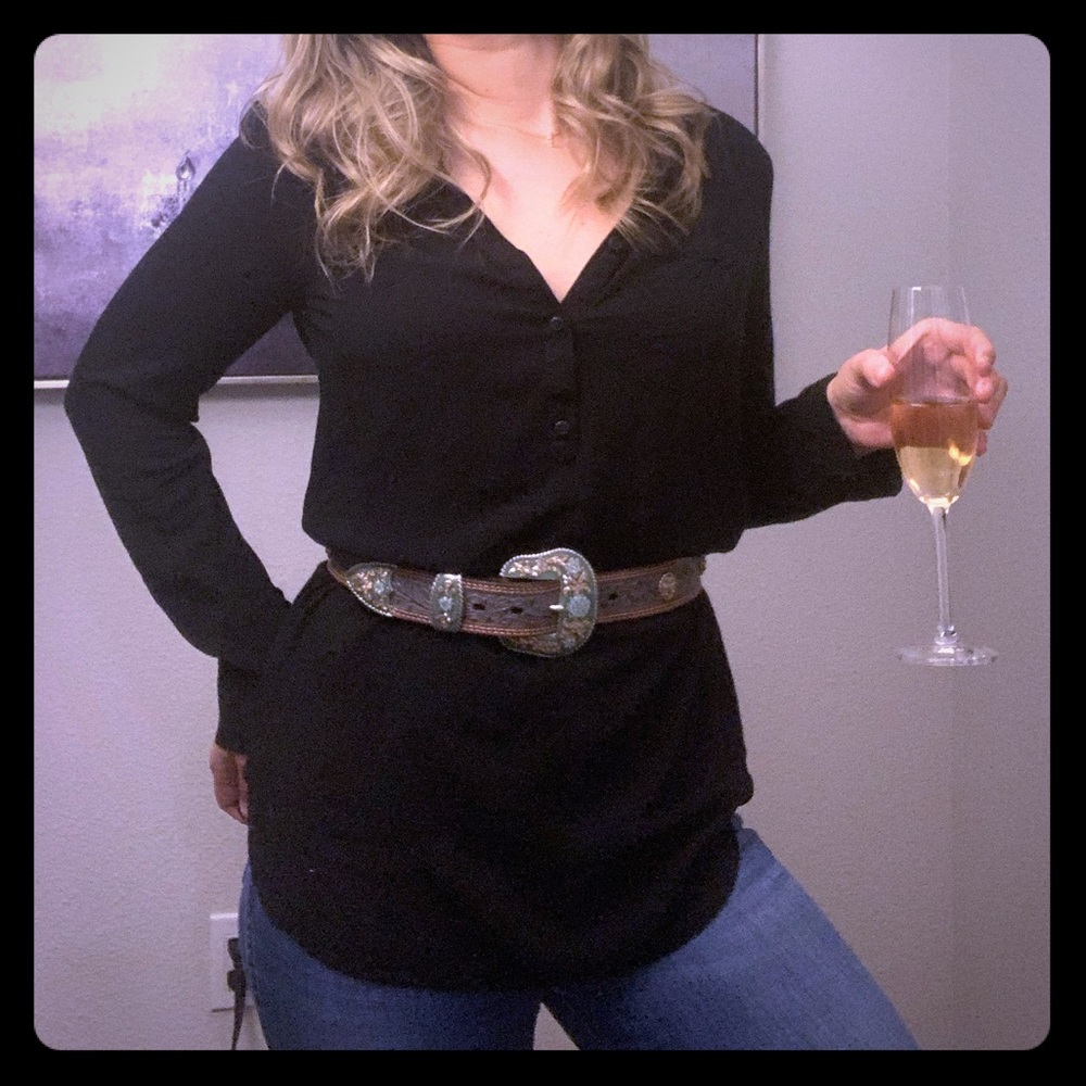 Long black tunic.
